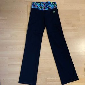 Gilly Hicks yoga pants